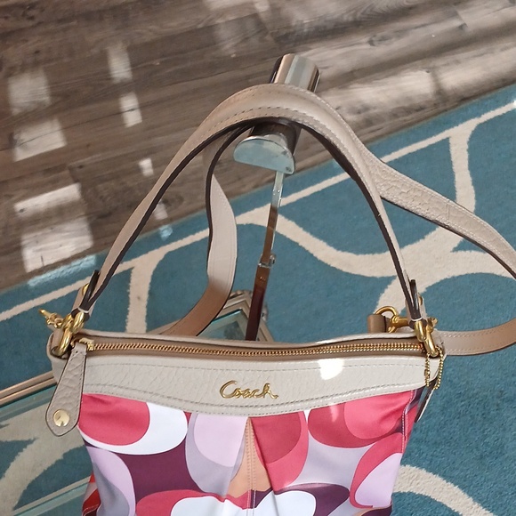 Coach Ashley Red and Pink Patterned Shoulder Bag - Picture 3 of 8